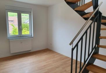 Modernes Wohnen in Esslingen-Mettingen 4-Zimmer-Maisonette Wohnung mit Balkon