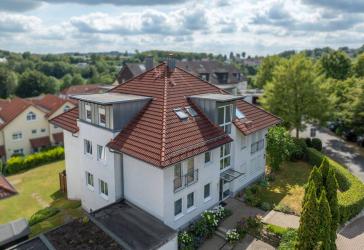 RARITÄT. SELTEN. WEITBLICK. | Dachgeschosswohnung in der Stadtvilla Europa-Allee