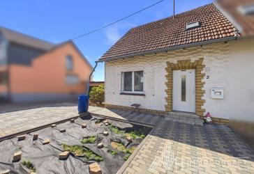 Teilsaniertes EFH | EG saniert | DG ausbaufähig | Strom & Wasser neu | 2 Garagen | 54429 Waldweiler