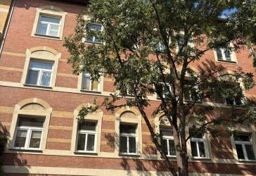 Zentrumsnah wohnen: Helle 4,5 Raum-Dachgeschosswohnung mit sonniger Terrasse