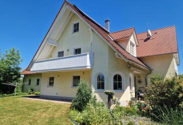 Neu renoviertes Zuhause sucht Paar oder kleine Familie!