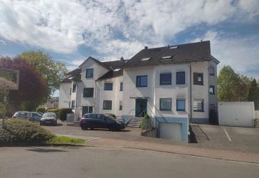 Schöne Dachgeschosswohnung mit ausgebautem Spitzboden in begehrter Lage