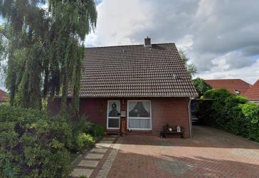 Ein-/Zweifamilienhaus mit großem Garten in Eversmeer