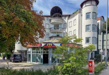 Großzügig wohnen auf ca. 95 m² - gepflegte 2,5-Zimmer-Wohnung mit Einbauküche und Tiefgarage