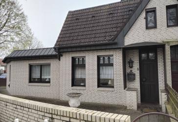 ***BÜSCHER IMMOBILIEN*** RESERVIERT!! Charmante Doppelhaushälfte mit Erweiterung auf Eigentumsgrundstück in Gronau (Westen)
