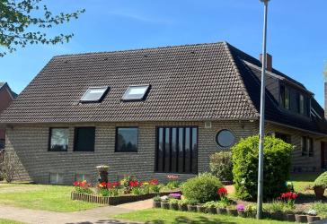 Großzügiges Wohnhaus mit drei eigenständigen Wohneinheiten in Weyhe-Leeste