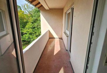 Kapitalanlage mit hoher Rendite: Helle sanierte Wohnung mit Balkon