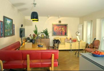München Haidhausen Bestlage: Großzügige, renovierte 4 Zimmer Altbauwohnung mit Balkon in ruhiger
