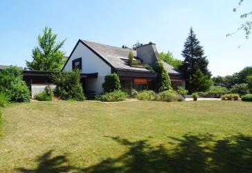 „Ein Ort zum Ankommen – Großzügiges Traumhaus mit sonniger Terrasse, zwei Balkonen und großer Garage“