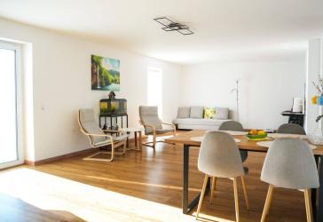 Großzügige 4-Zimmer-Wohnung mit 130 m² Wohnfläche und attraktiven Mieteinnahmen