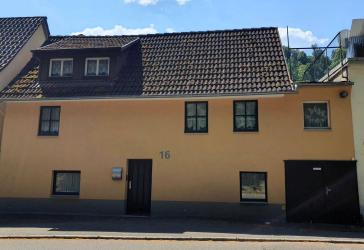 Einfamilien-Reihenendhaus mit Garage