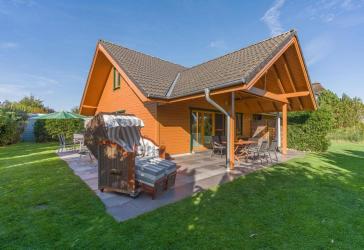 Traumhaftes Holzhaus mit Sauna, großer Terrasse auf 931 m² Eckgrundstück nahe St. Peter-Ording