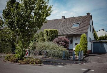 Schönes Haus mit einem großen Garten