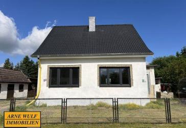 Einfamilienhaus zum weiteren Ausbau.