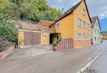 Gepflegtes Einfamilienhaus mit Garage in zentraler Lage von Schwäbisch Hall-Steinbach