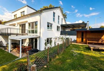 Stilvolle Doppelhaushälfte mit Gartenidylle & maximalem Wohnkomfort