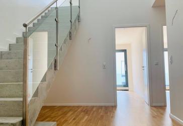 Stilvoll wohnen auf zwei Ebenen – Exklusive Maisonette mit offenem Wohnkonzept