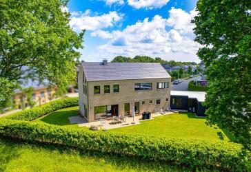 Harrislee: Architektenhaus in Feldrandlage - klare Linien, ruhige Lage, hochwertige Ausführung