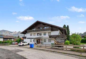 Charmante Dachgeschosswohnung in Obermaiselstein - komplett möbliert und ab Oktober bezugsfrei