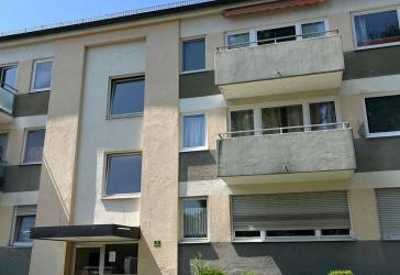 Puchheim/Bhf., 3 ZKB, ca. 90 m² Wfl., 2. OG ohne Lift, Parkett, Balkon, ruhig