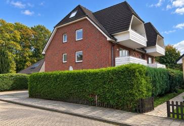3 ZKB, Balkon mit guter Raumaufteilung und Garage ab sofort frei