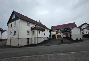 Einfamilienhaus mit Einliegerwohnung