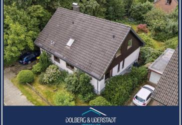 Schönes Meiendorf: Großes Wohnhaus mit 8 Zimmern sowie Vollkeller und schönem Garten
