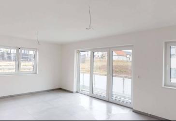 *** Helle 3,5-Zimmerwohnung mit Balkon und Stellplätzen ***
