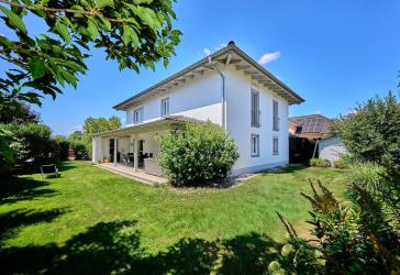 Rain | Einfamilienhaus im Toskana-Stil mit barrierefreier Einliegerwohnung & Sonnengarten
