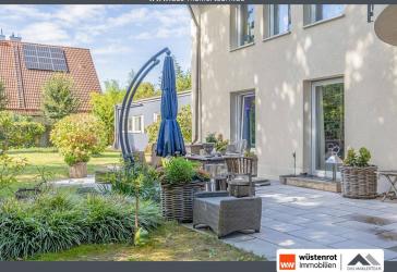 Viel Raum, viele Möglichkeiten - großzügiges Wohnhaus mit Anbau