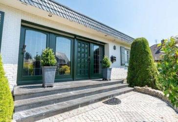 Repräsentatives Einfamilienhaus mit Grundstück