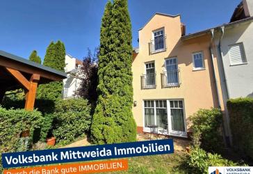 Attraktive Doppelhaushälfte mit zwei Terrassen, Carport und schönem Ausblick!
