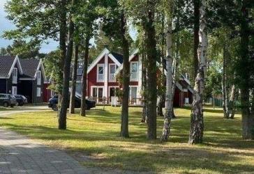 Strandhaus Glowe zwei Schlafzi zwei Bäder Kamin Waschm Sauna strandnah