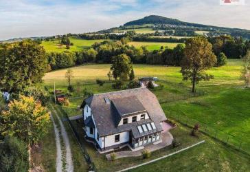 Naturparadies: Zweifamilienhaus mit 17.838 m², Wärmepumpe & Ferienvermietung in Annaberg-Buchholz