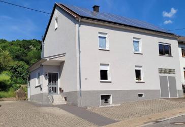 Geräumiges Zweifamilienhaus in Merzig-Merchingen