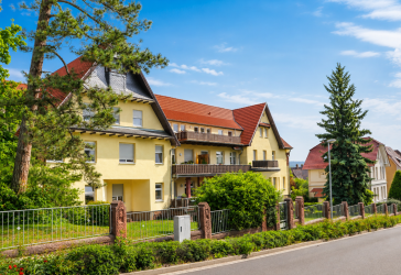 Attraktive Kapitalanlage | Gepflegtes Mehrfamilienhaus mit großem Grundstück und Ausbaureserve
