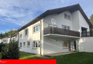 Bezugsfreies Zweifamilienhaus auf der Sonnenseite von Wehingen