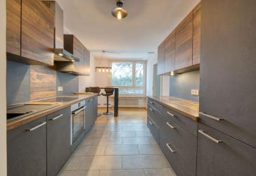 Familienfreundliche 3-Zimmer-Wohnung, Innenhoflage & TG-Stellplatz - modernisiert & sofort verfügbar