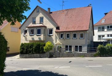 Provisionsfrei! Einfamilienhaus mit großer Nutzfläche und Ausbaupotenzial!