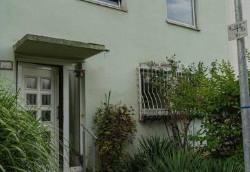***Reihenmittelhaus mit Garten & Garage auf Erbbaugrundstück***