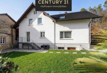 Einladendes Einfamilienhaus in Wehr - 2xEBK, 2 Bäder, Balkon und familienfreundlicher Garten