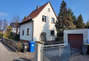 Freistehendes Einfamilienhaus auf großem Grundstück in privilegierter Lage von Großgründlach