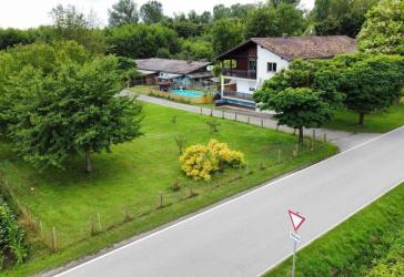 2-Familienhaus mit PV-Anlage in verkehrsgünstiger Alleinlage !