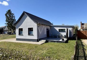 neuwertiges Einfamilienhaus auf großem Grundstück, kürzlich saniert, oder als Ferienimmobilie