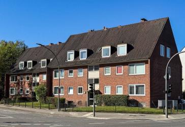 Grundstück mit zwei Mehrfamilienhäusern bei Niendorf Markt