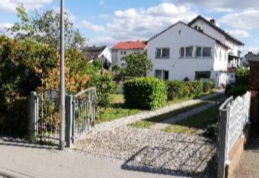 Freistehendes 1 Familienhaus mit Garten, Pool und Garage