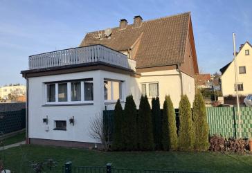 Familienfreundliches Zweifamilienhaus mit großzügigem Garten