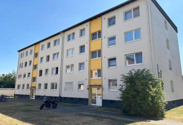 NACHMIETER gesucht! Schöne 3 Zimmer Wohnung mit Balkon!