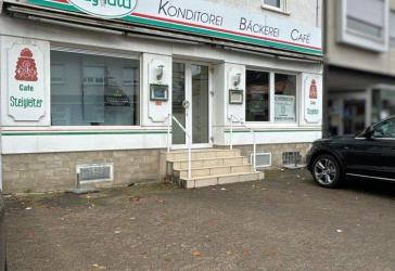 Gastro- / Büro- oder Praxisfläche in zentraler Lage mit Stellplätzen