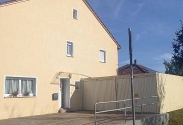 DHH in Bogen in gute Lage